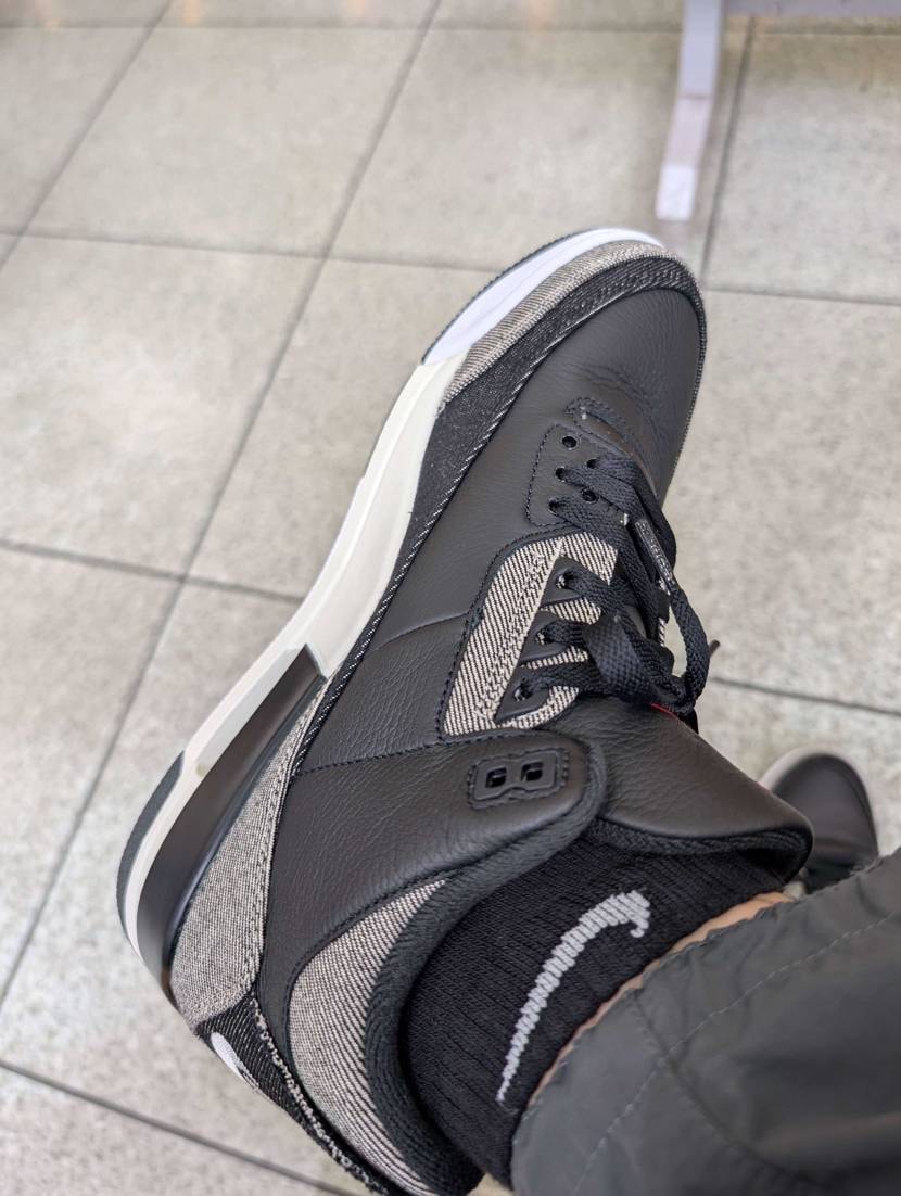 AJ3好きとしてはマスト。
インディゴもワイフに内緒で。