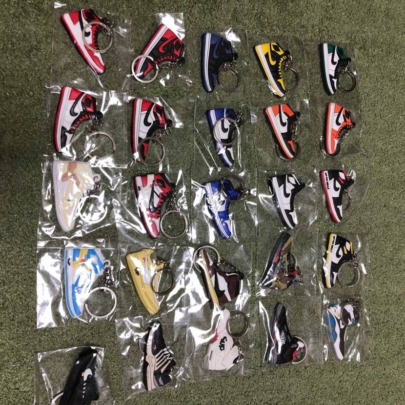 可愛くて買ってしもうた٩(ˊᗜˋ*)و
何につけよ(●´ω`●)