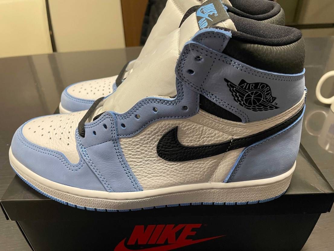 やっと一足買えたー♪
もう一足買いたいけど今が買い時なのか迷う