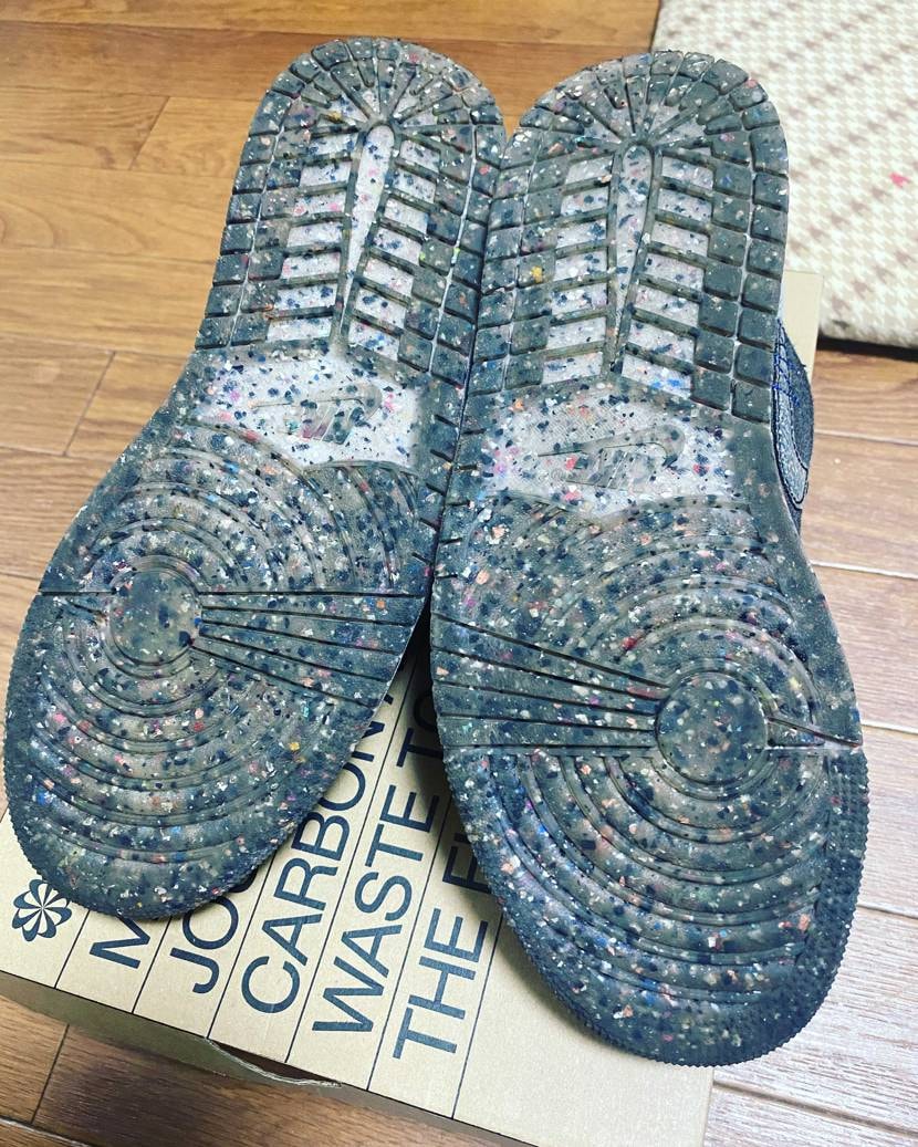 Size ちょっと広いだから売ります。破損が気にならない方は