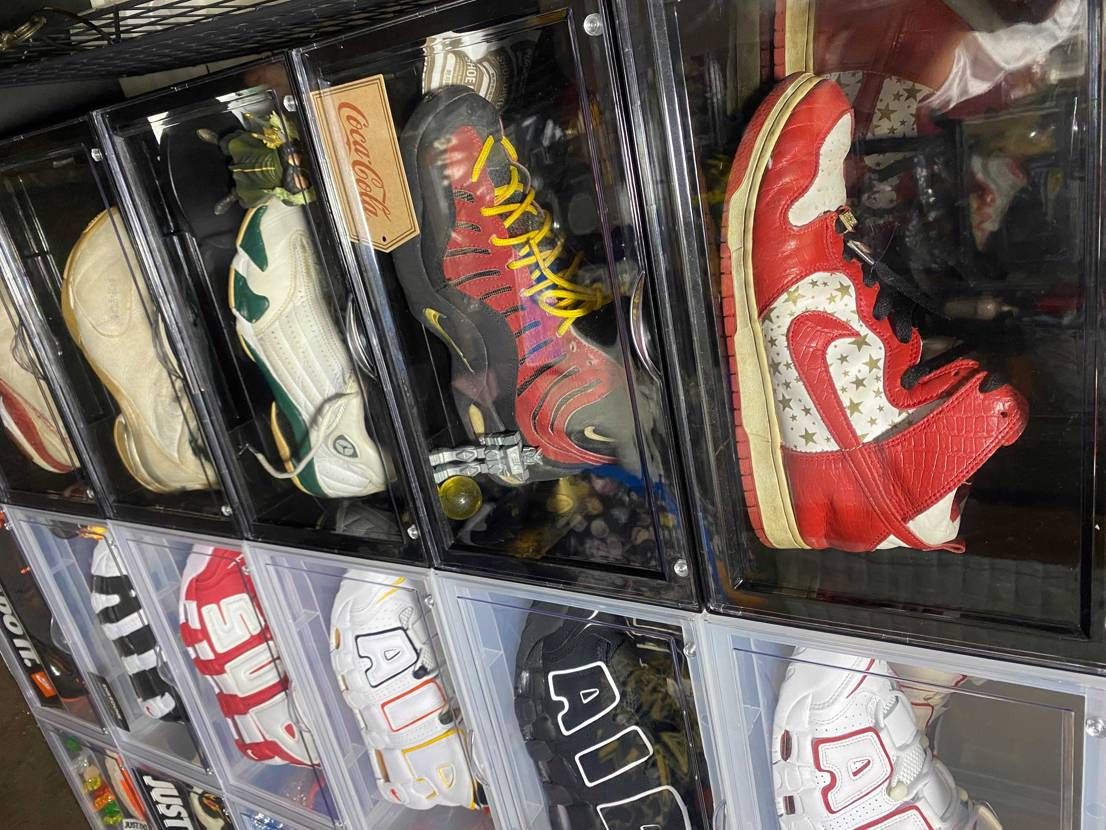 当時、学生でバイト代貯めてやっとの想いで購入し、履き潰して現在のプレ値を見て..