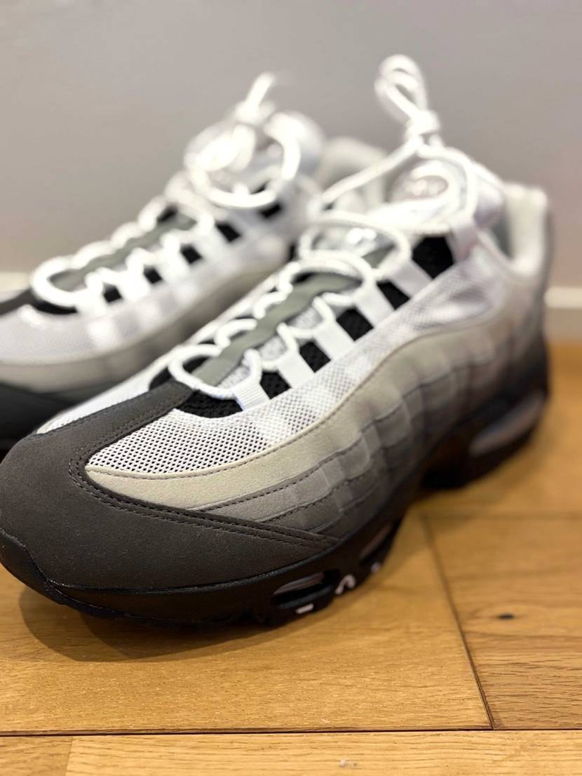 高校3年以来のairmax95🤗
約27年ぶりに装着。
