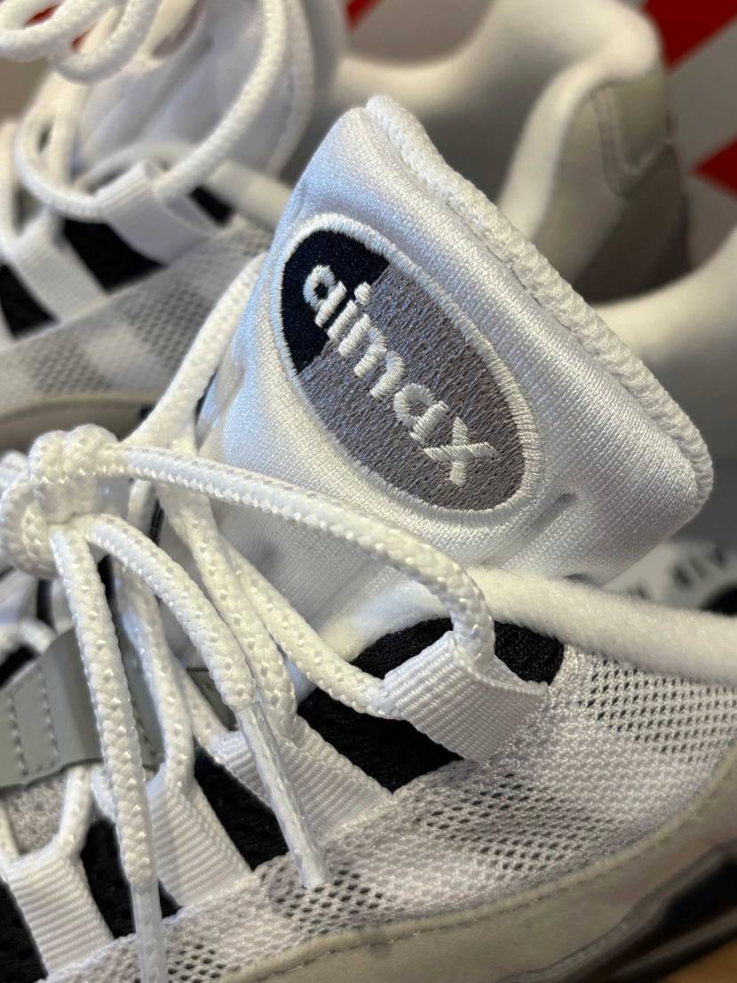 高校3年以来のairmax95🤗
約27年ぶりに装着。
