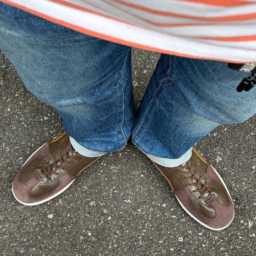 今日スニ
(Serial Numbered 384/410