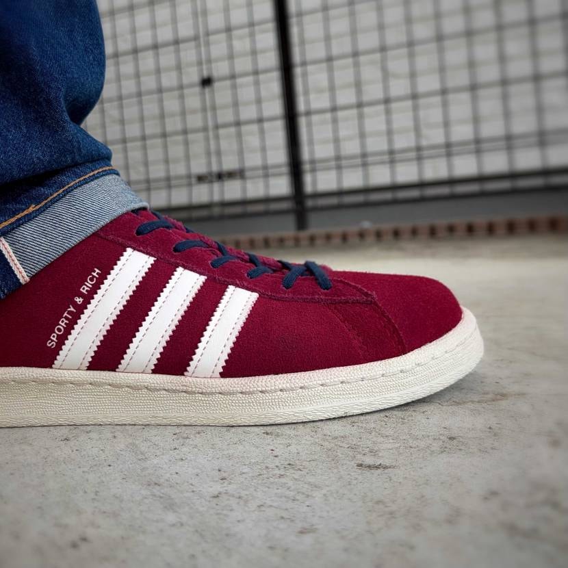 久しぶりの投稿
今日スニ

Sporty & Rich × adidas 