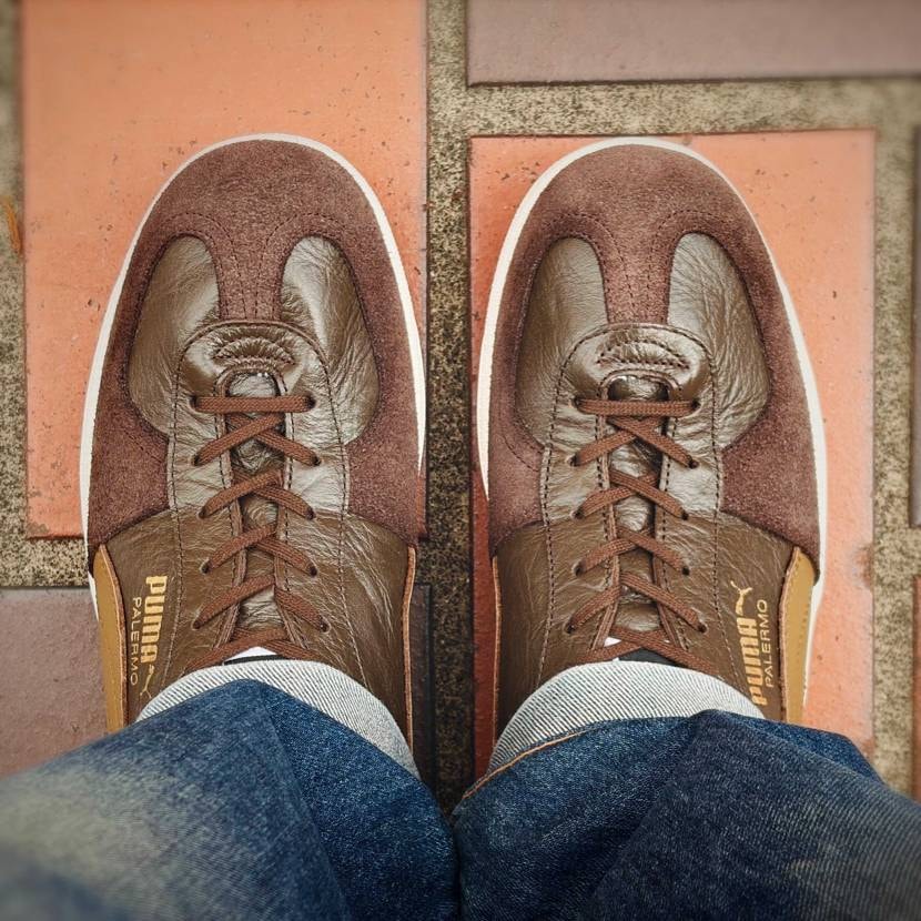 今日スニ
(Serial Numbered 384/410