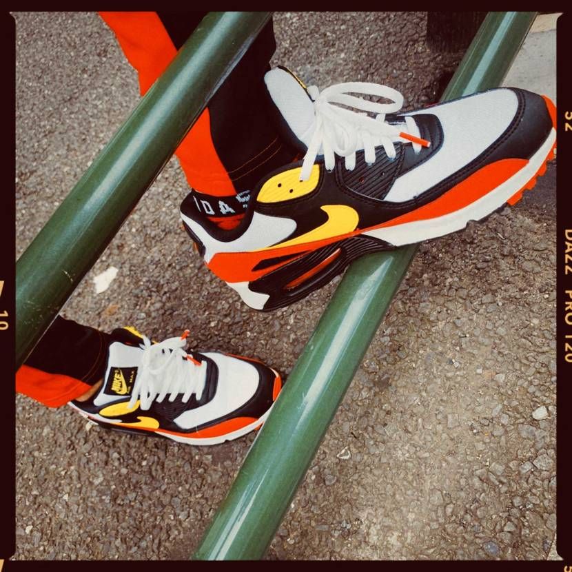 エアマックス90洗ったから綺麗になった
醤油見たいのが付いた時は終わったと思っ