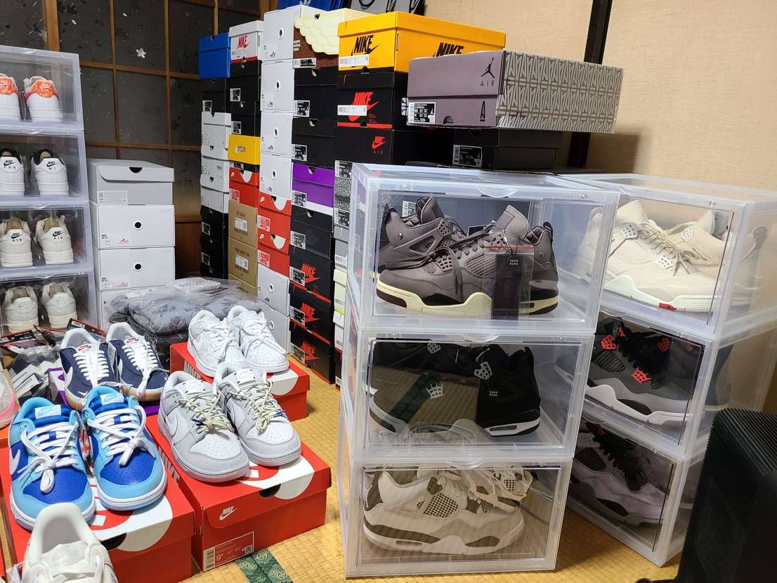 今年はスニーカー一色の年でした。
2月頃から集め始めて今日