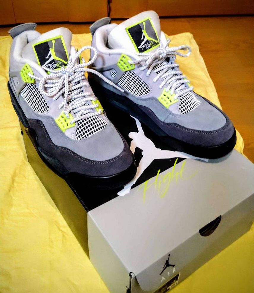 NIKE AIR JORDAN 4 RETRO LE "NEON"
AJ4のイ