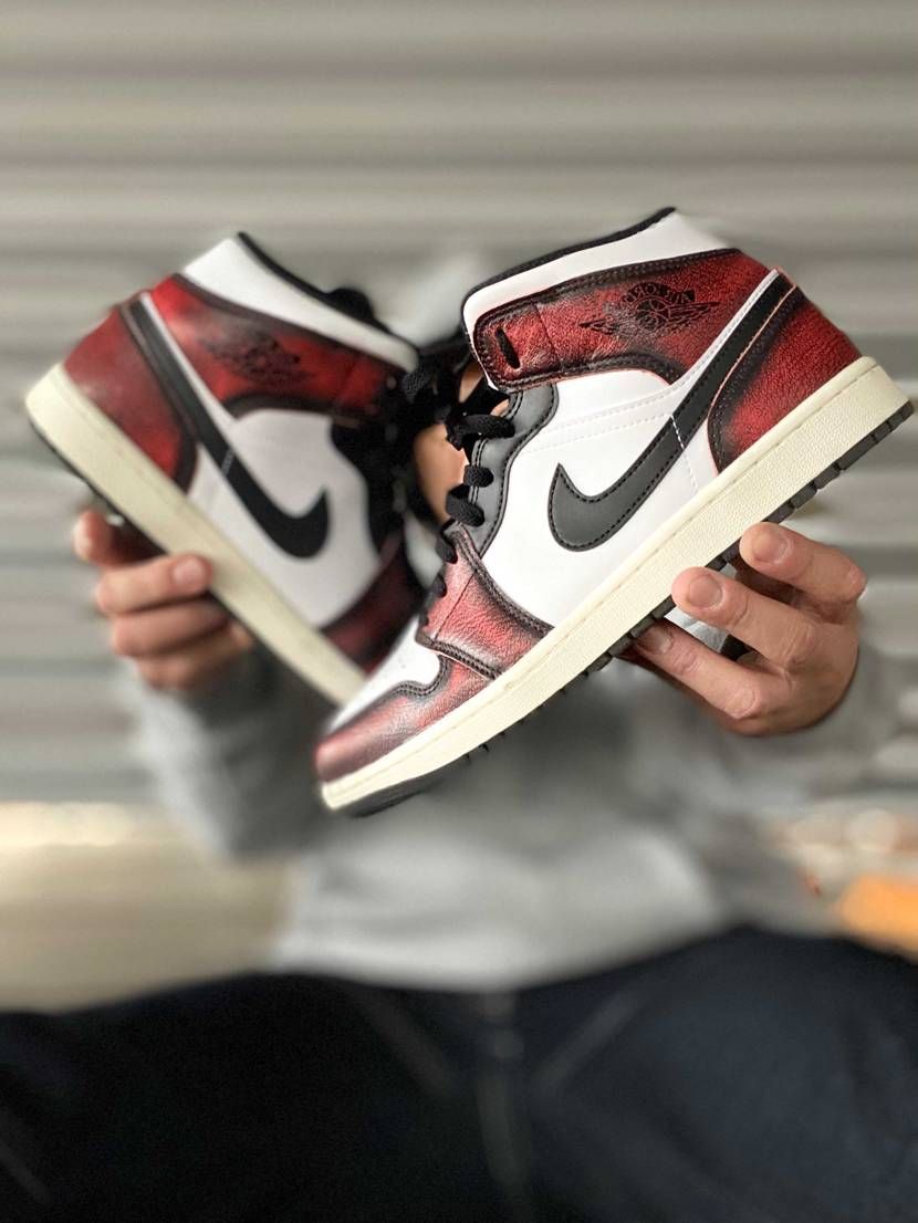 AIRJORDAN1MID
色々な意見があると思いますが
僕はリーズナブルで