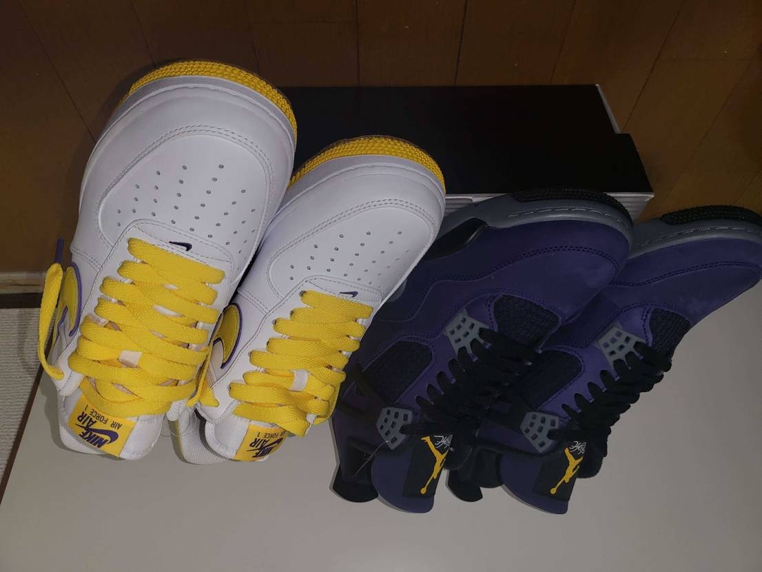 実物は結構シックな感じ。
大人な紫。