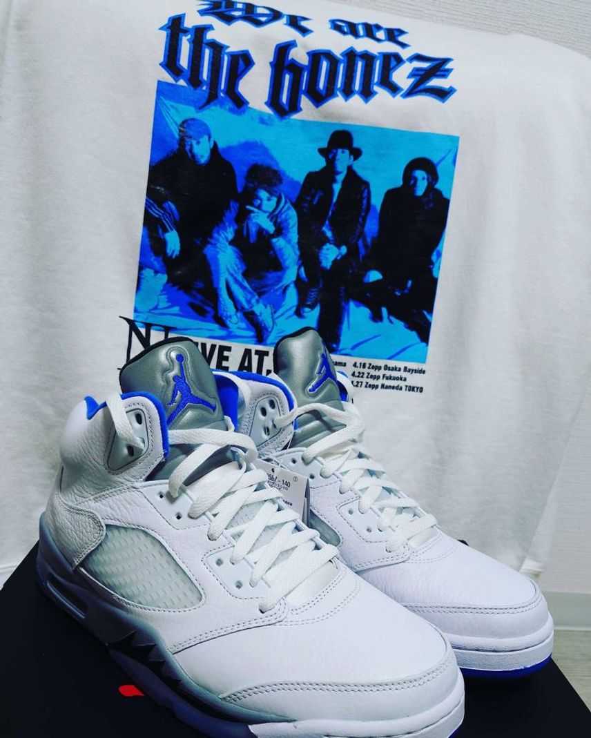 AJ5ステルス2.0やっと買えたー!
大好きなバンドのアパレルと色合わせ(*╹◡