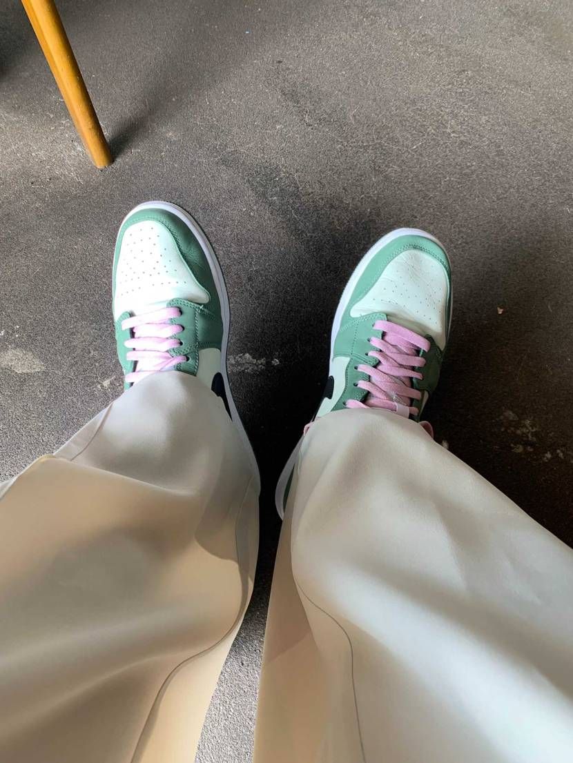 
みんな、スニーカーの季節来たで