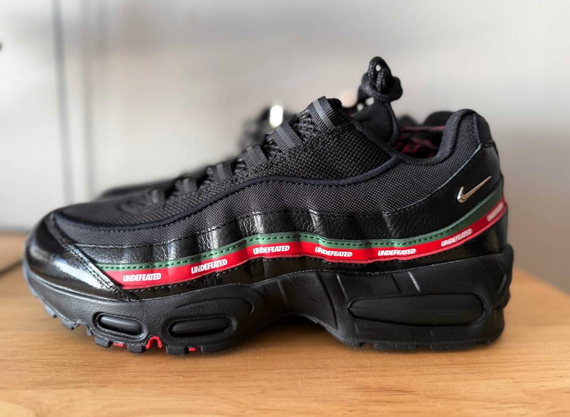 Sailはセレブな感じでかなり好みでしたがオンラインで当選したので店舗ではブラッ