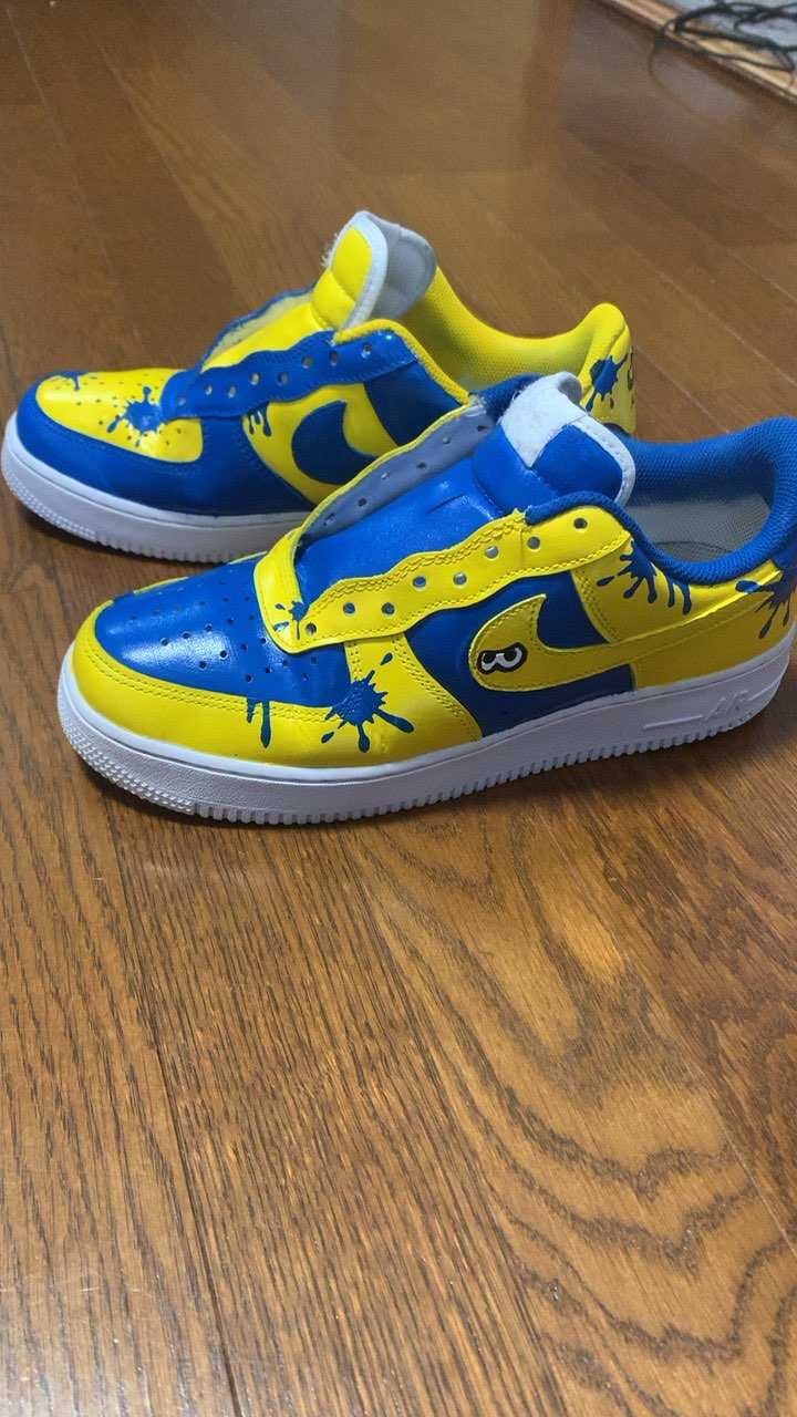後輩からタダでもらった中古のAF1を初めてペイントしてみました。
大好きなスプ