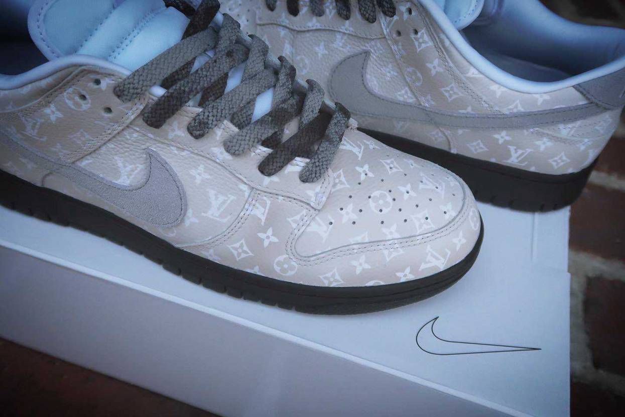 NIKE BY YOU " VUITTON " paint