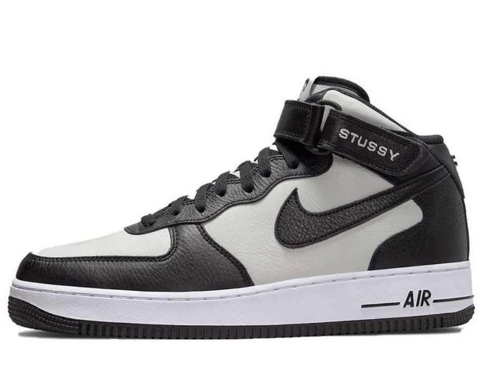 皆さんはどっちが好みですか?
またSTUSSYAF1はハー