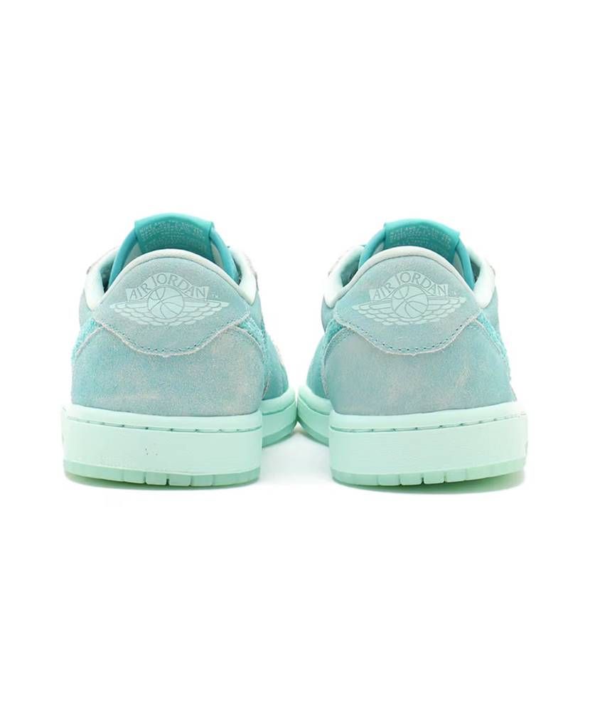 アトモスの商品画像ですが右足歪みすぎでしょ
この靴も高確率でクソみたいな品質の