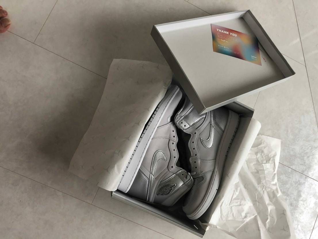 AJ1 TOKYO購入でお世話になった方々へ、
その節は、惨敗おじさんに優しい
