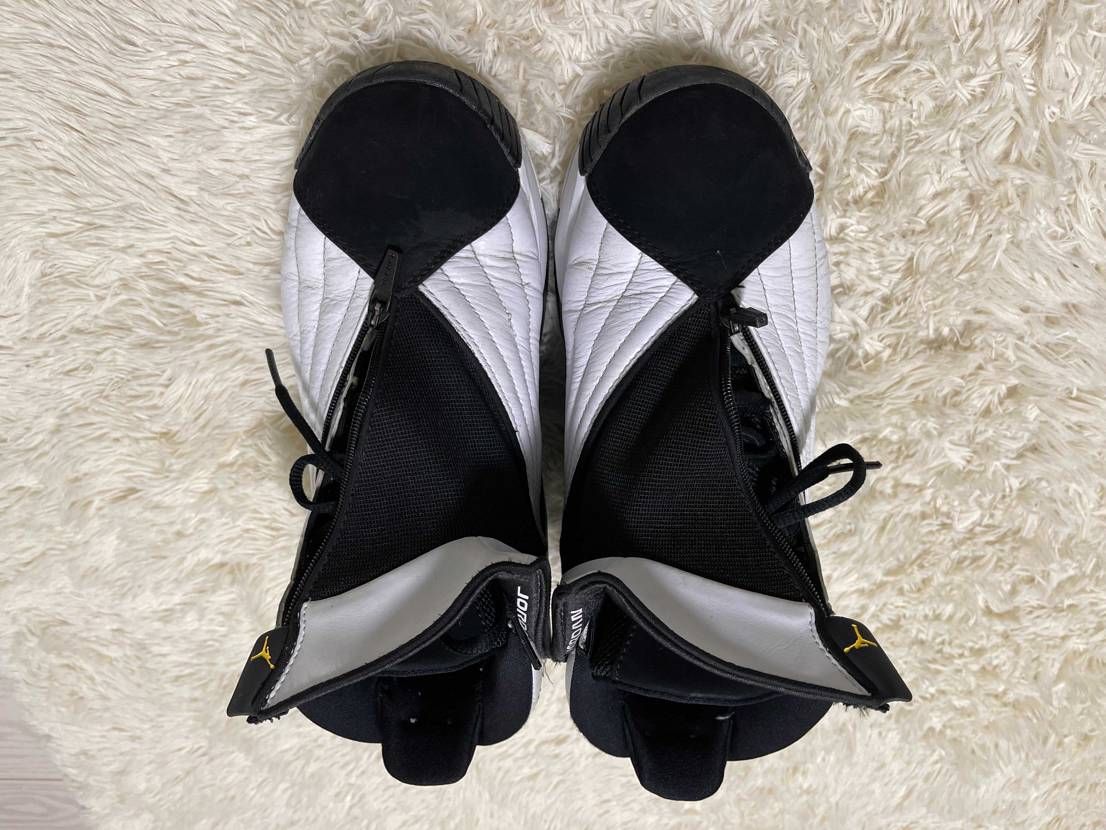 中古のスニーカー
1年ほど使用、着用した回数は10から15回ぐらい
エアージ