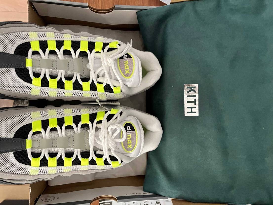 KITHから無事到着。
思ってもいなかったオマケが嬉しい。
持ってる2020