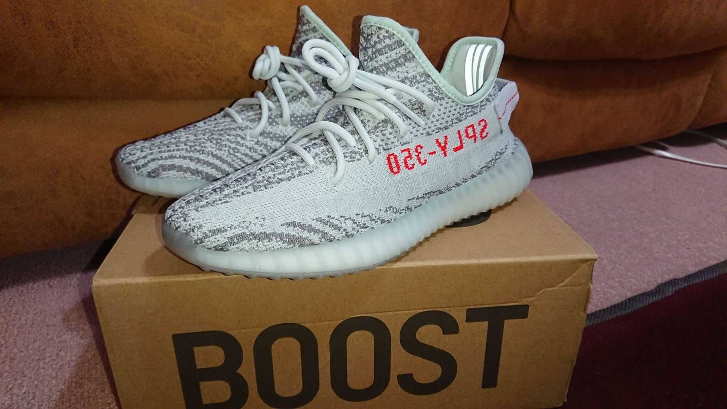 初YEEZY BOOST 350 V2！