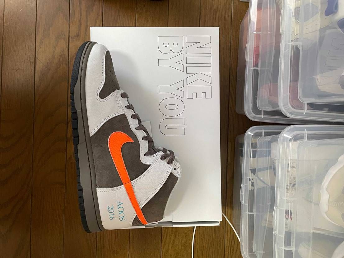 ダンクハイ届きました！
ケイブストーンはスウェード、ホワイトはレザーにしました