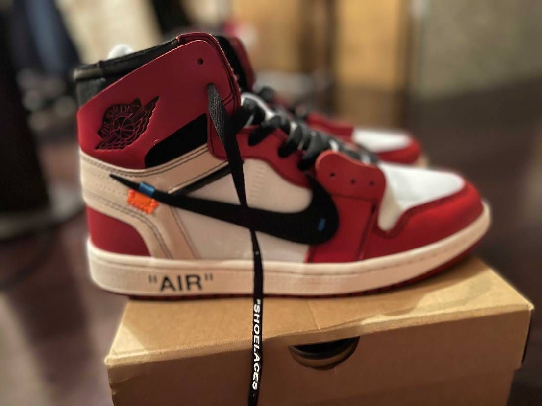 ついに手を出してしまった。。。
しかし、オーラが半端ない。いつ履こうかなー。