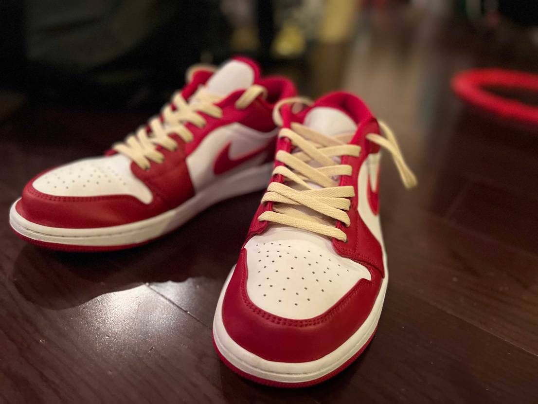 今日はヴィンテージ風にするために、Jordan1.5ブレッド