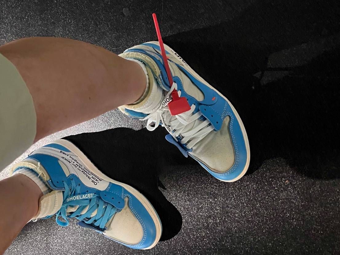 今日はOff whiteな気分。やっぱりデザインとカラーリン