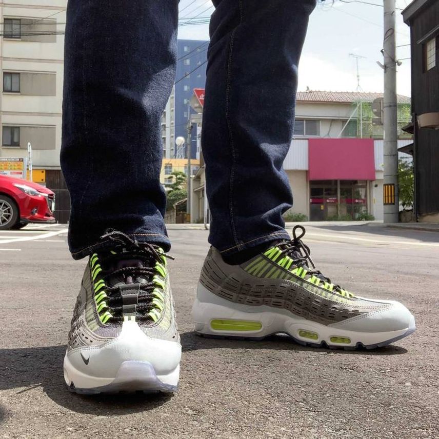 シャイニングゴールデン 値下げ交渉可❗️NIKE エアマックス95 - 通販