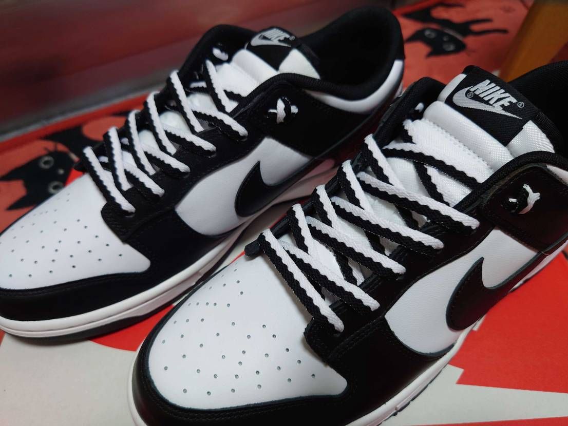 仕事前のひと時✨🎶

初履きパンダ🐼はスニダンで知り合っ