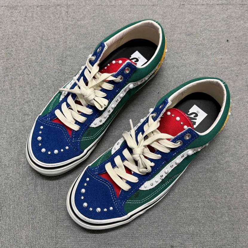 どうしても欲しくて、JD sportsから個人でインポート購入。為替でかなり割高