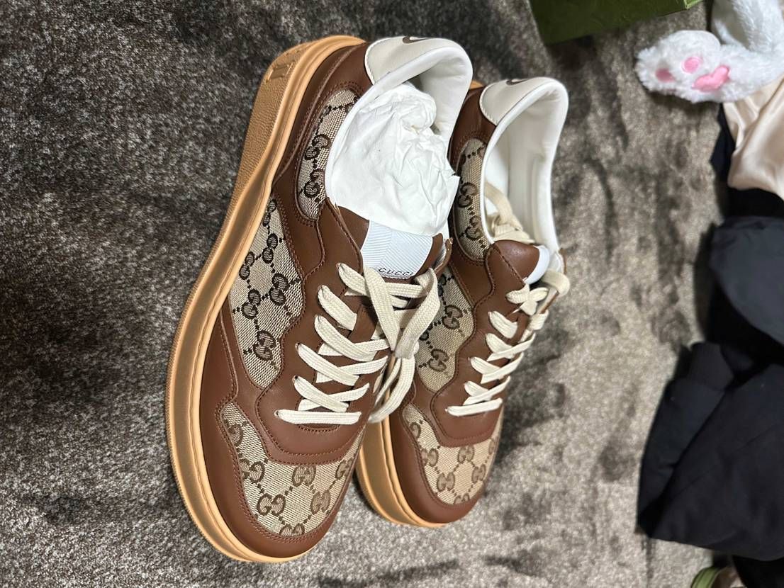 Gucci store で買いましたけど、使いませんので売り