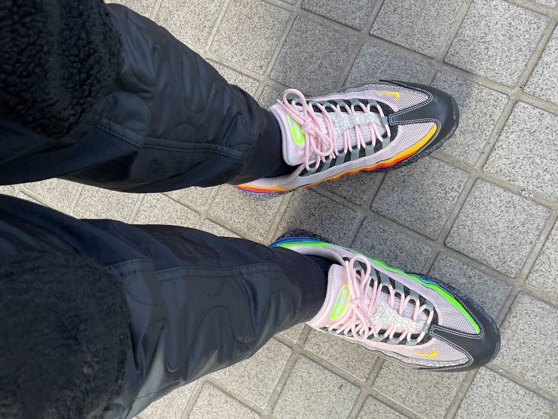 私的に今年一番のスニーカーはこれでした。SBdunkもいくつか買えてかっこいいで