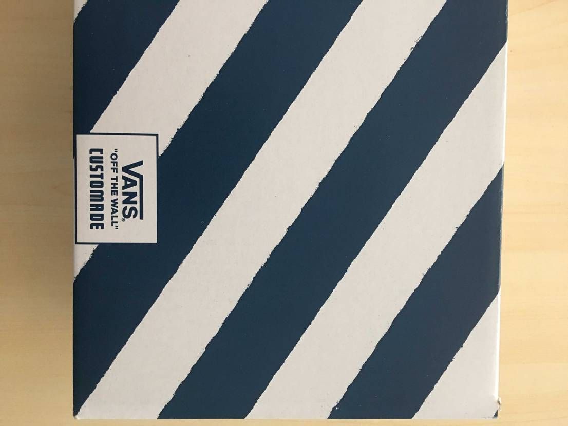 上海bapeの10周年を記念して、vansとコラボしたold skoolが届きま