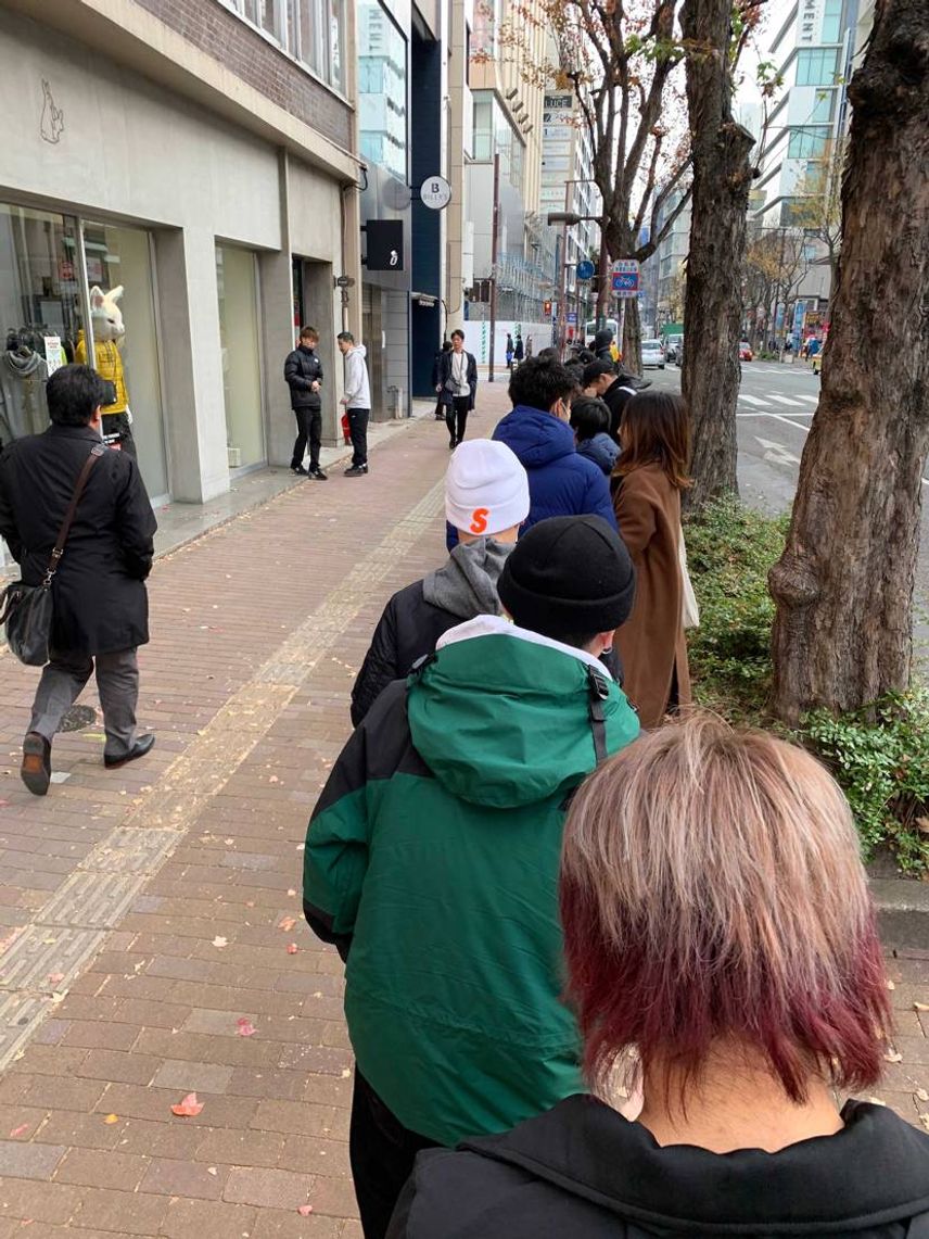 私事では有りますが、投稿させて頂きます。
本日、約半年ぶりにスニーカーを手に入