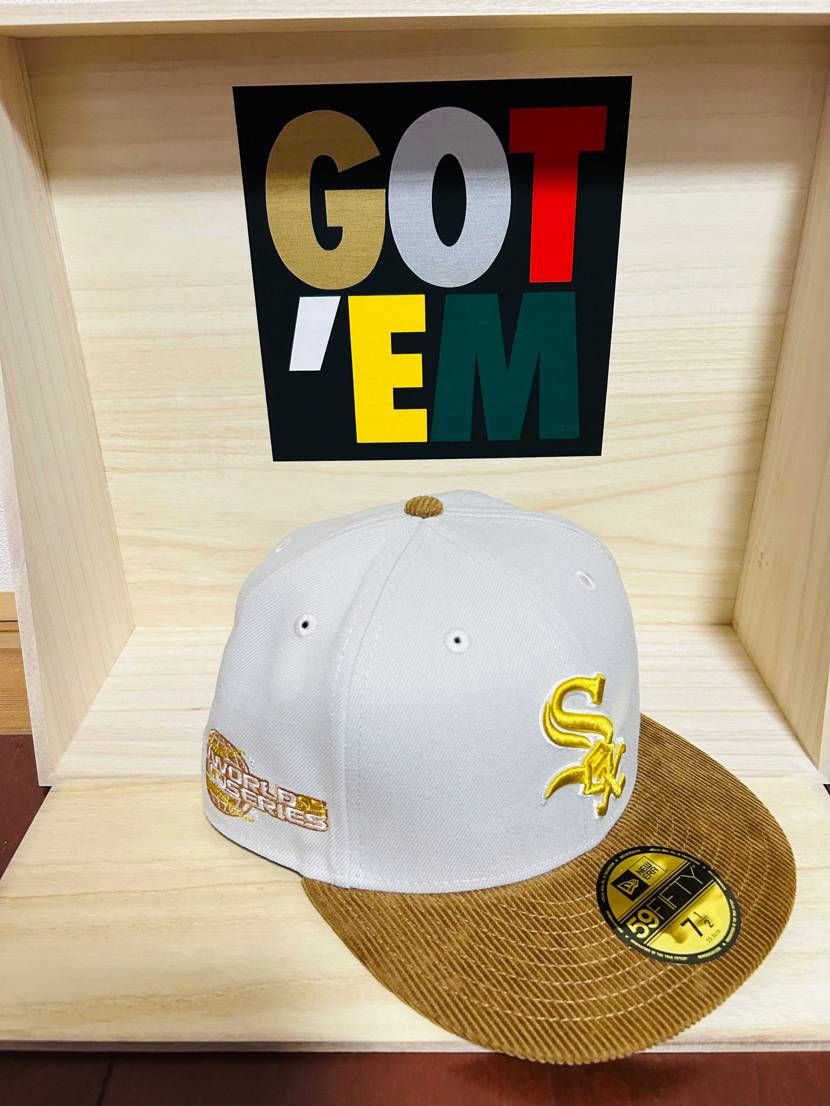 NEWキャップを２つGOT'EM❣️
1枚目はスニダンで初