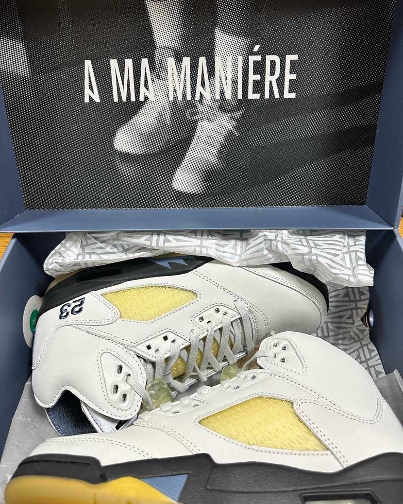 先日やっとア、マ、マ本家から届いてソッコー紐替えてシューレースストッパー付け替え