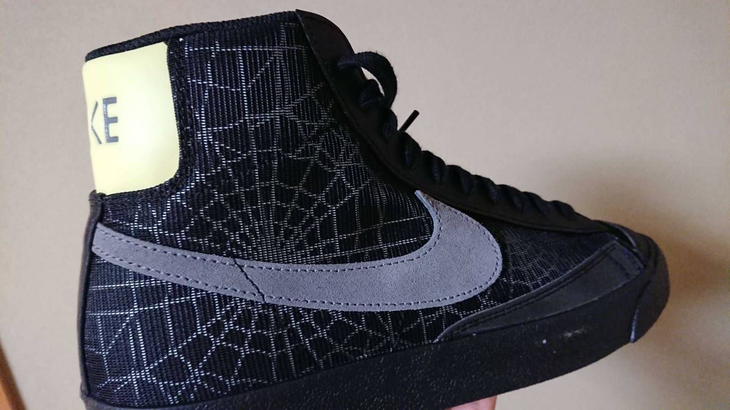 ハロウィン?のブレーザー買って、
最初にみた時は思ったよりクモクモ︎︎🕷🕸し