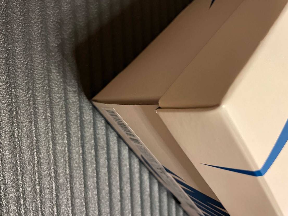 2 確認用。箱の凹み無しです。