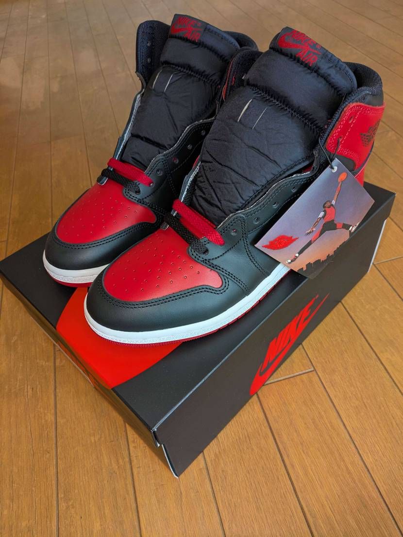 先程ナイキからのAJ1ブレッド受取りました😆
レザーの質感やフォルムが違います