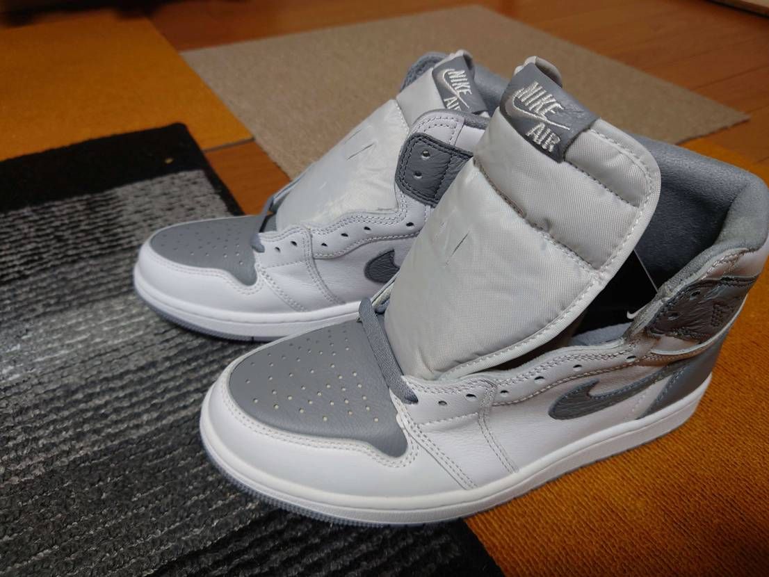 今到着しました。人気無いけども良い色だと思います。