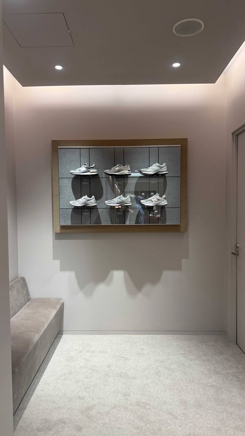 ニューバランス原宿とても綺麗になってました