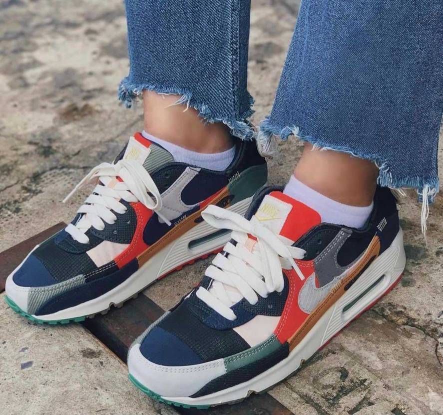 wmnsのair max 90新作。
サスティナブル素材を使用したパッチワーク