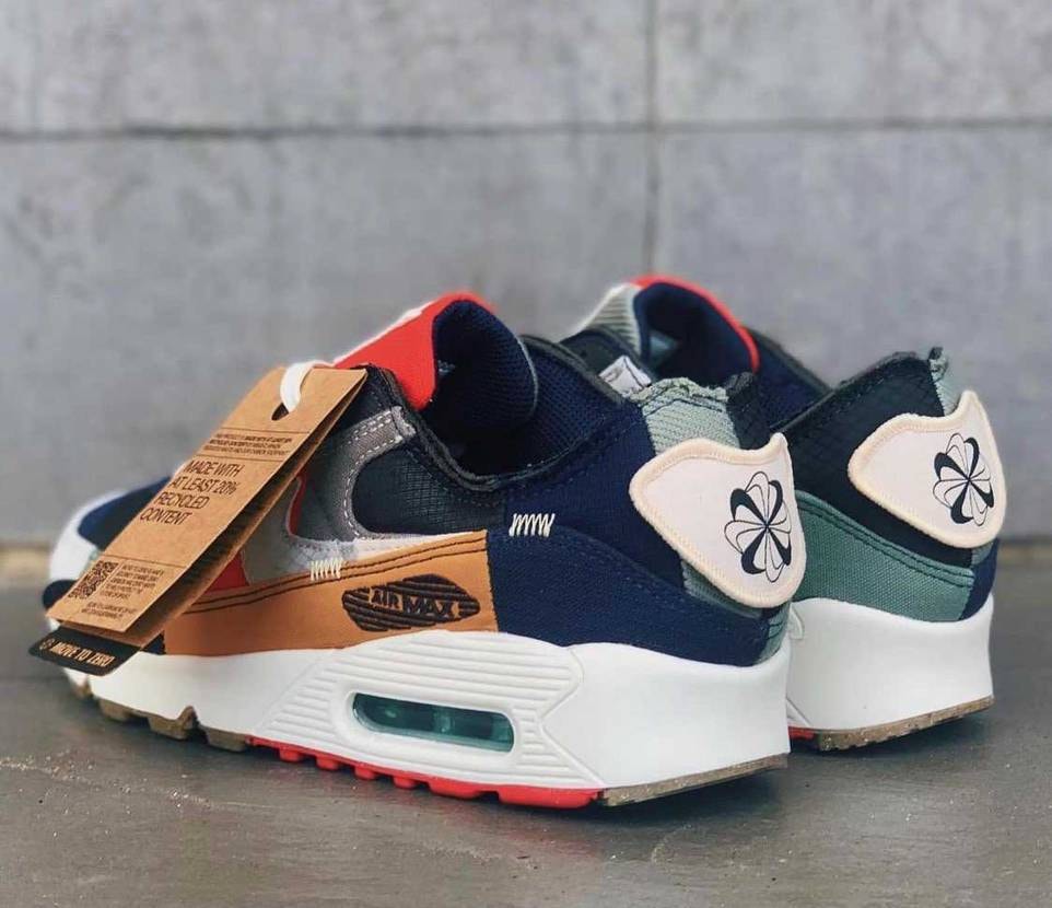 wmnsのair max 90新作。
サスティナブル素材を