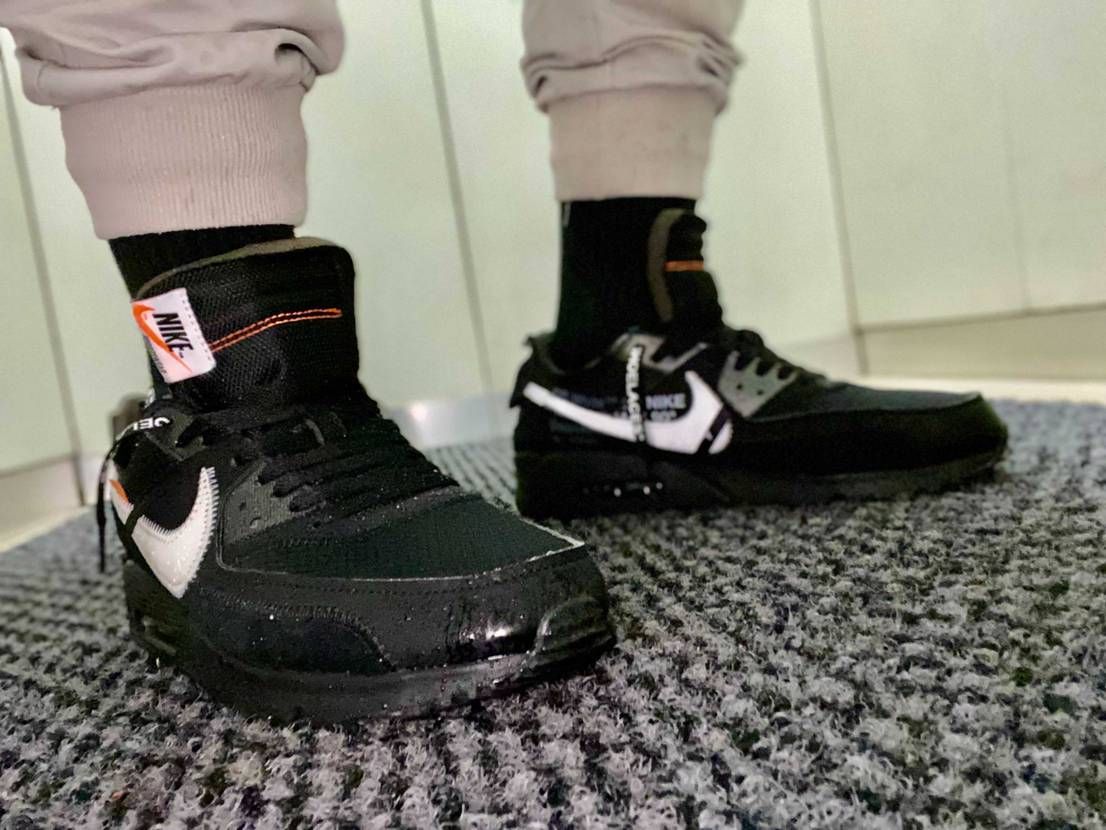 本日の一足シリーズ

air max 90 × off-white
"bl