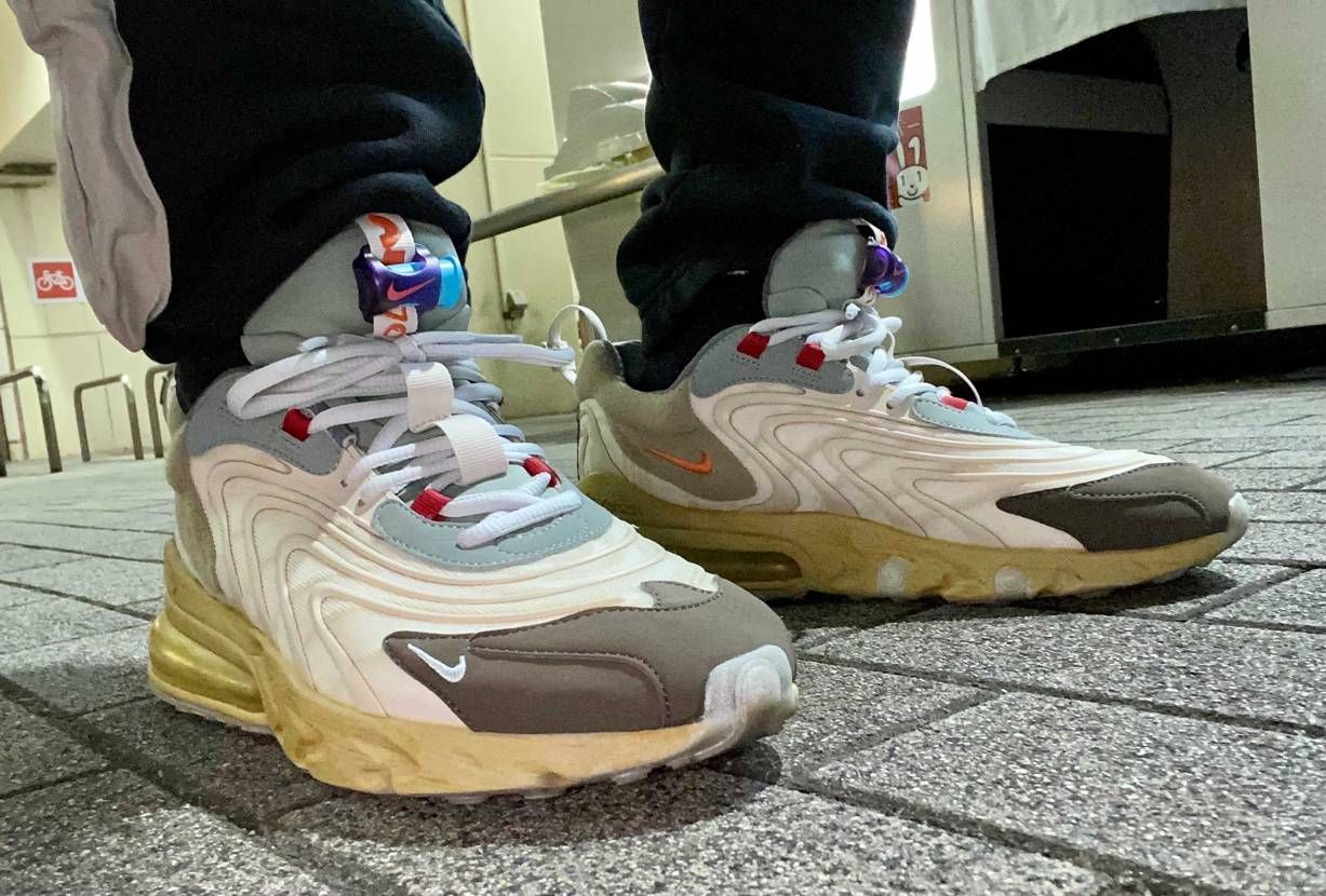 本日の一足シリーズ
air max 270 react eng × tra