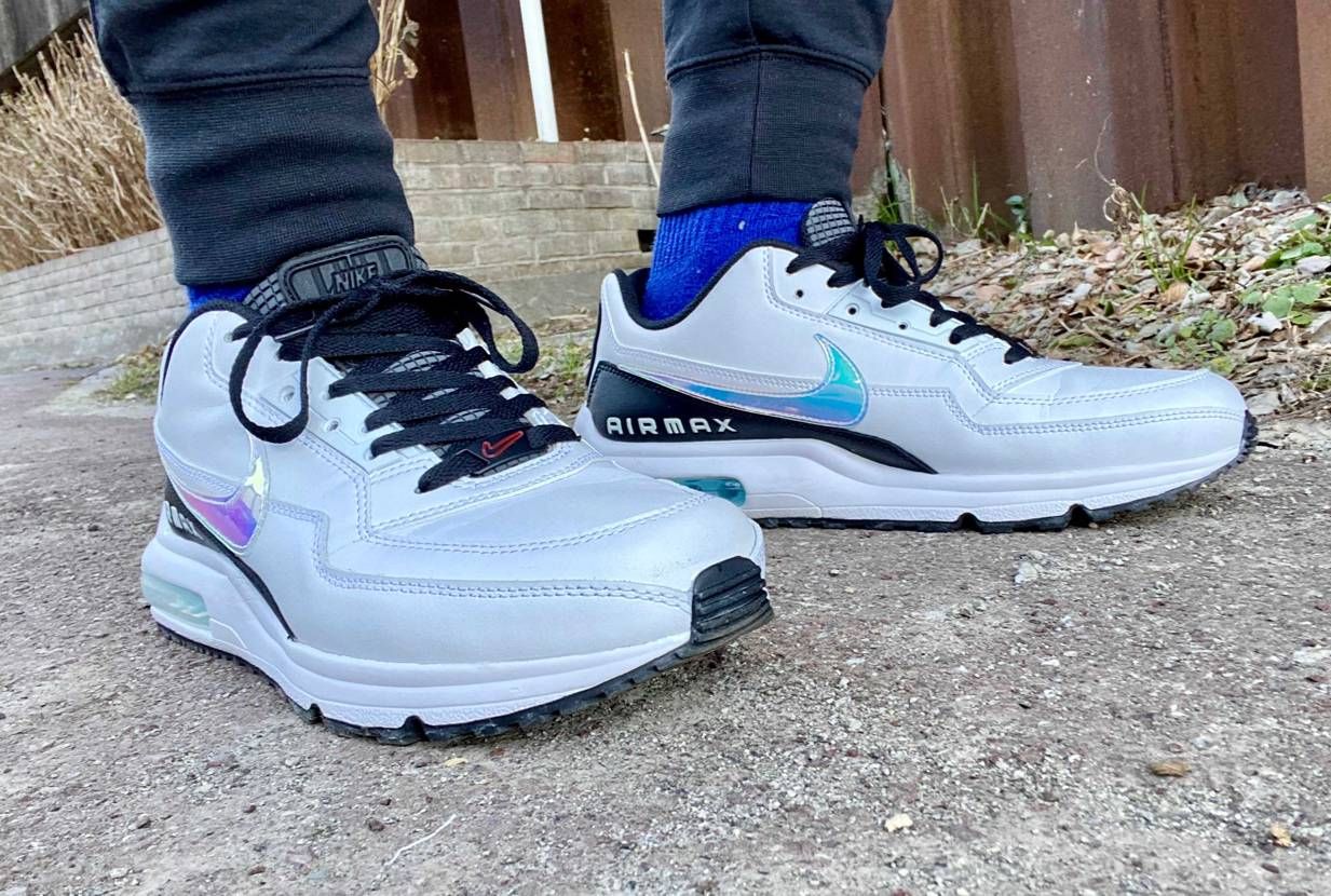 本日の一足シリーズ

air max ltd 3
"white/blue/