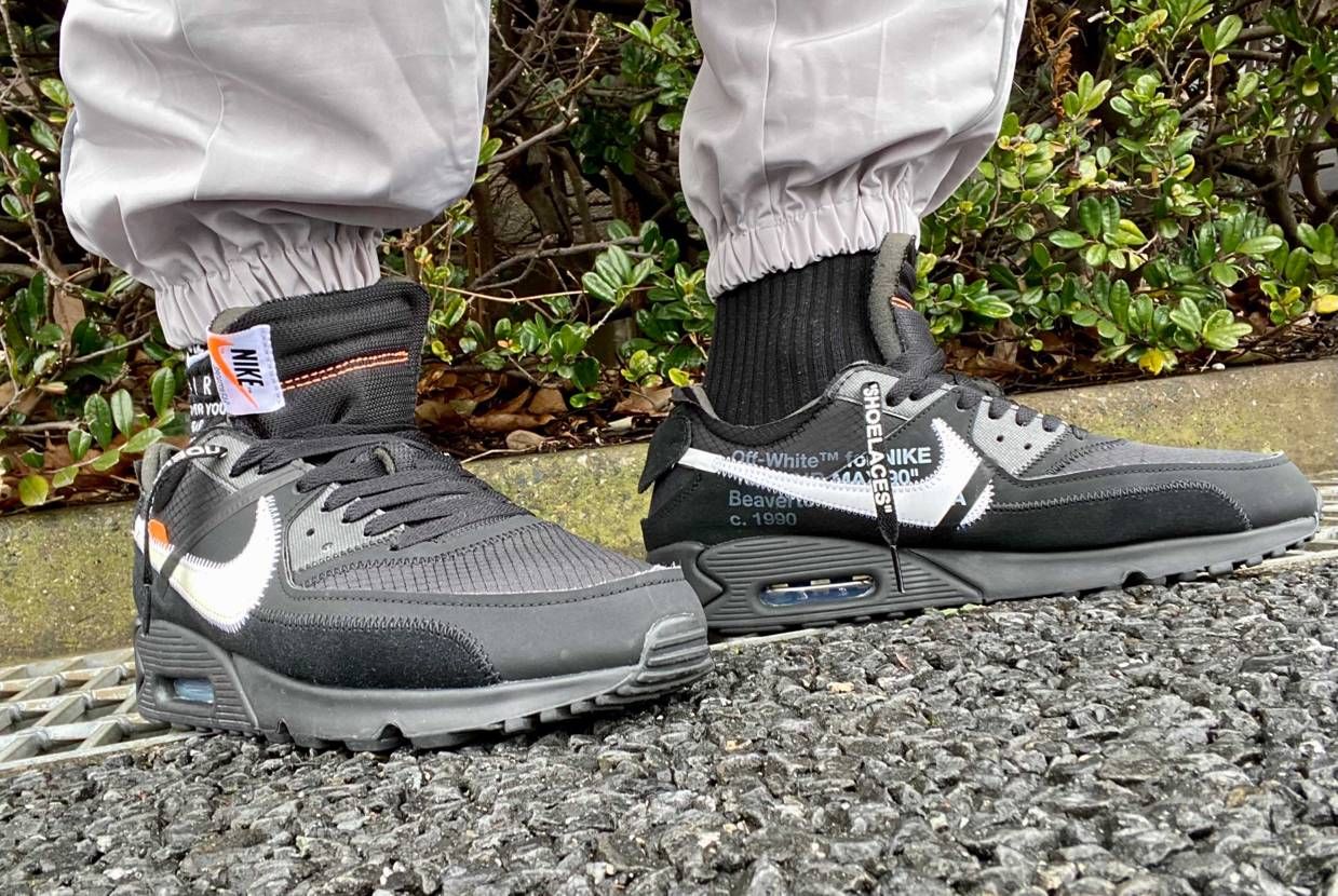 本日の一足シリーズ

air max 90 × off-white
"th